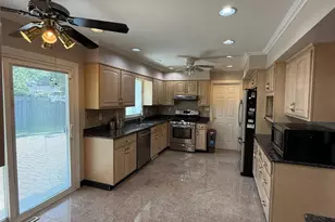 43 Jonathan Dr, Edison, NJ 08820 - Photo 14