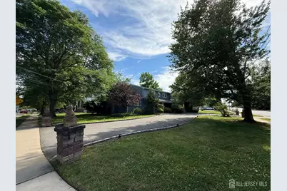 43 Jonathan Drive, Edison, NJ 08820 - Photo 4
