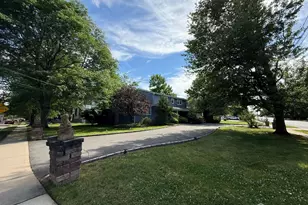 43 Jonathan Dr, Edison, NJ 08820 - Photo 4