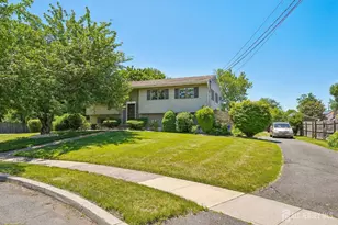 1 Cheryl Ct, Piscataway Township, NJ 08854 - Photo 2