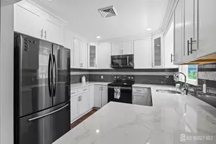 312 Sharon Way, Monroe Township, NJ 08831 - Photo 8