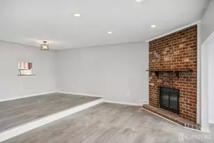 204 Hampshire Ct, Piscataway Township, NJ 08854 - Photo 6