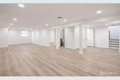 864 Court Street, Woodbridge Township, NJ 07095 - Photo 16
