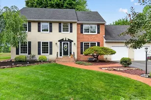 53 Wexford Dr, South Brunswick Township, NJ 08852 - Photo 2