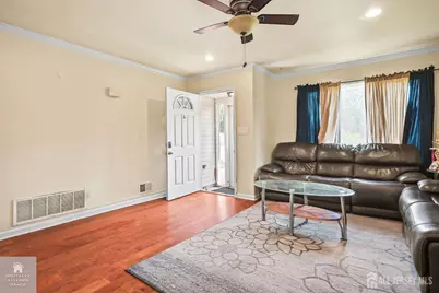 109 Walton Street, Edison, NJ 08817 - Photo 6