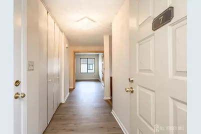 7 Carriage Place, Edison, NJ 08820 - Photo 4