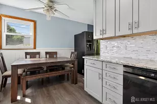 40 Windsor Dr, East Brunswick Township, NJ 08816 - Photo 10