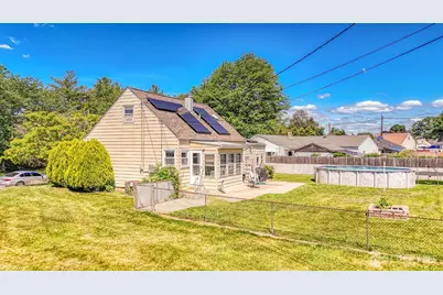 40 Windsor Drive, East Brunswick Township, NJ 08816 - Photo 2