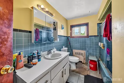 101 Marjorie Street, Aberdeen Township, NJ 07721 - Photo 18