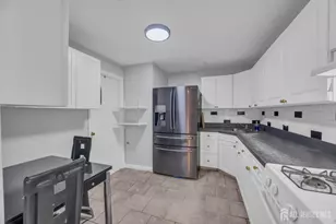 393 College Dr, Edison, NJ 08817 - Photo 8