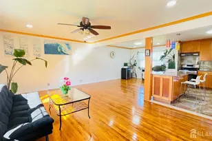 950 Newton St, North Brunswick Township, NJ 08902 - Photo 4