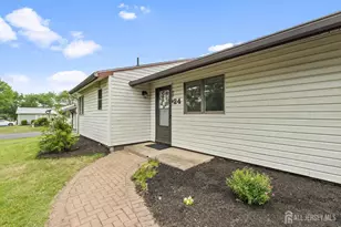 24 Cambridge Rd, South Brunswick Township, NJ 08824 - Photo 6