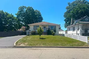 129 Hampton St, Metuchen, NJ 08840 - Photo 2