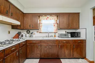 2 Carlton St, Carteret, NJ 07008 - Photo 10