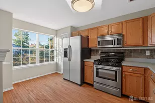 27 Woodlake Dr, Sayreville, NJ 08872 - Photo 14
