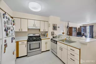 122 Longfield Ct, East Brunswick Township, NJ 08816 - Photo 10