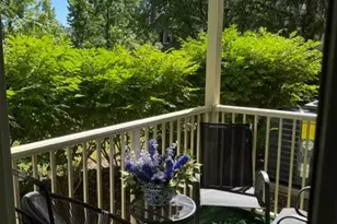 246 Crosspoint Dr, East Brunswick Township, NJ 08816 - Photo 2