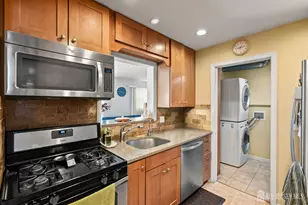 5 W Arthur Pl, Iselin, NJ 08830 - Photo 16