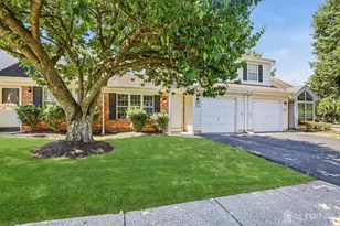 273 Edgeware Ct, Franklin Township, NJ 08873 - Photo 2