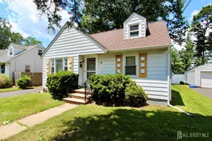 308 W Crescent Parkway W, South Plainfield, NJ 07080 - Photo 2