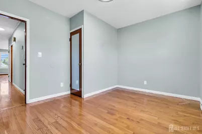 287 E Smith Street E, Woodbridge Township, NJ 07095 - Photo 14