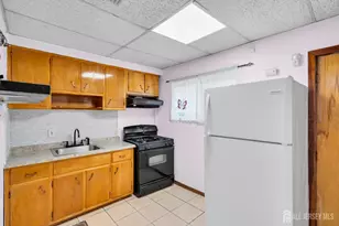 287 E Smith Street E, Woodbridge Township, NJ 07095 - Photo 18