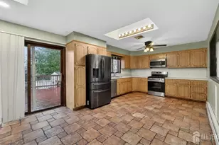 14 Carteret St, Port Reading, NJ 07064 - Photo 6