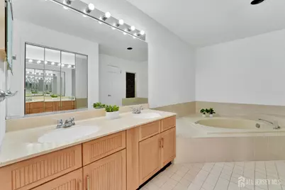 88 W Countryside Drive W, South Brunswick Township, NJ 08540 - Photo 12
