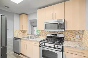 208 Sunshine Ct, Sayreville, NJ 08859 - Photo 8