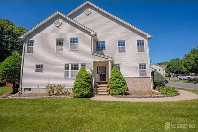 16 Hawthorne Road, North Brunswick Township, NJ 08902 - Photo 2