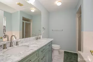 16 Hawthorne Rd, North Brunswick Township, NJ 08902 - Photo 28