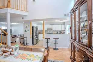 22 Amy Dr, North Brunswick Township, NJ 08902 - Photo 10