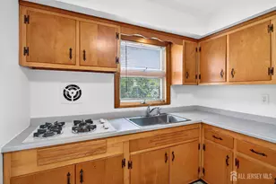 56 Whitman St, Carteret, NJ 07008 - Photo 18