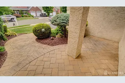3 Crooked Stick Place, Monroe Township, NJ 08831 - Photo 4