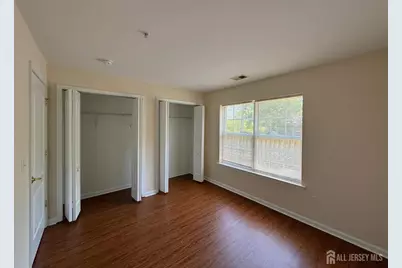 1315 Fernwood Court, New Brunswick, NJ 08901 - Photo 8
