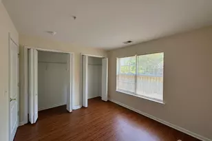 1315 Fernwood Ct, New Brunswick, NJ 08901 - Photo 8