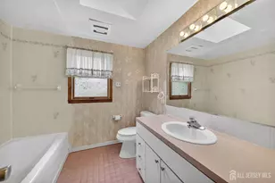 95 Pine St, Iselin, NJ 08830 - Photo 10