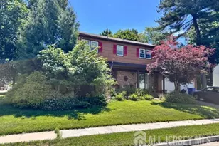 20 Tracey Dr, Milltown, NJ 08850 - Photo 2