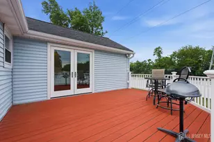 24 Deerwood Ave, Edison, NJ 08817 - Photo 4