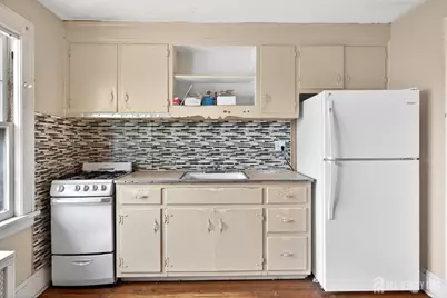 126 Jones Avenue, New Brunswick, NJ 08901 - Photo 8