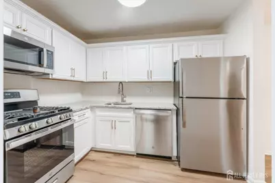 517 Cricket Lane, Woodbridge Township, NJ 07095 - Photo 6