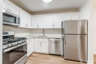 517 Cricket Ln, Woodbridge Township, NJ 07095 - Photo 6