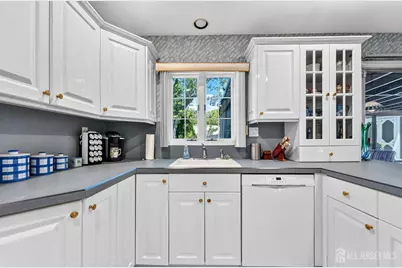29 Ormont Lane, Matawan, NJ 07747 - Photo 6