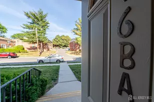 42 York Dr, Edison, NJ 08817 - Photo 4