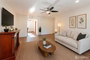42 York Dr, Edison, NJ 08817 - Photo 6