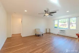 42 York Dr, Edison, NJ 08817 - Photo 8
