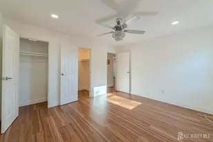 42 York Dr, Edison, NJ 08817 - Photo 20