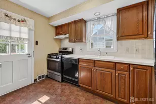 [Address not provided], Hamilton Township, NJ 08690 - Photo 4
