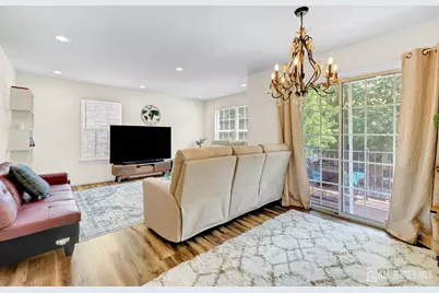 810 Plymouth Road, North Brunswick Township, NJ 08902 - Photo 12
