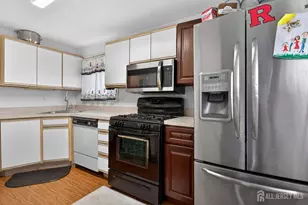 6 Hayes Ct, North Brunswick Township, NJ 08902 - Photo 10